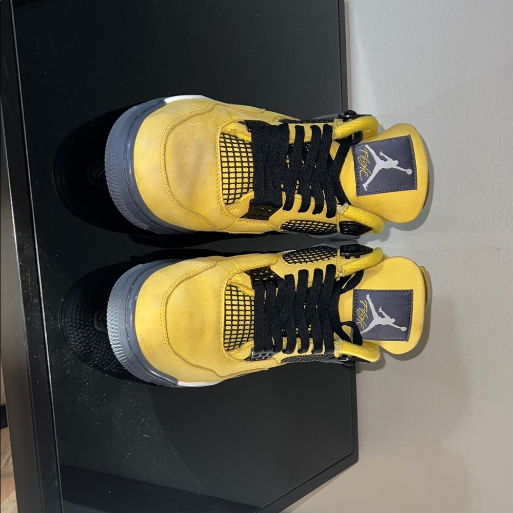 Jordan 4 thunders - Picture 3 of 8